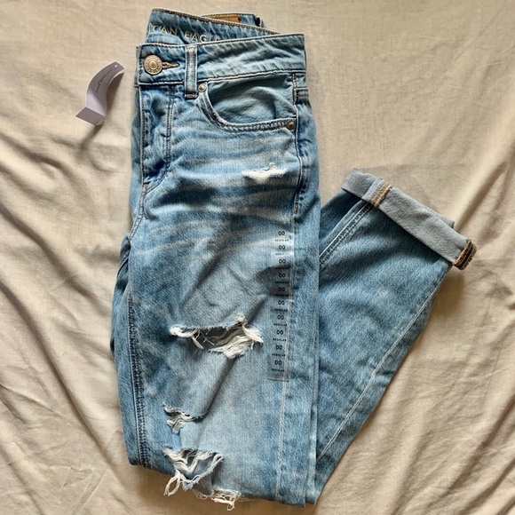 NWT American Eagle Ripped Boyfriend/Tomgirl Jeans - Picture 2 of 5